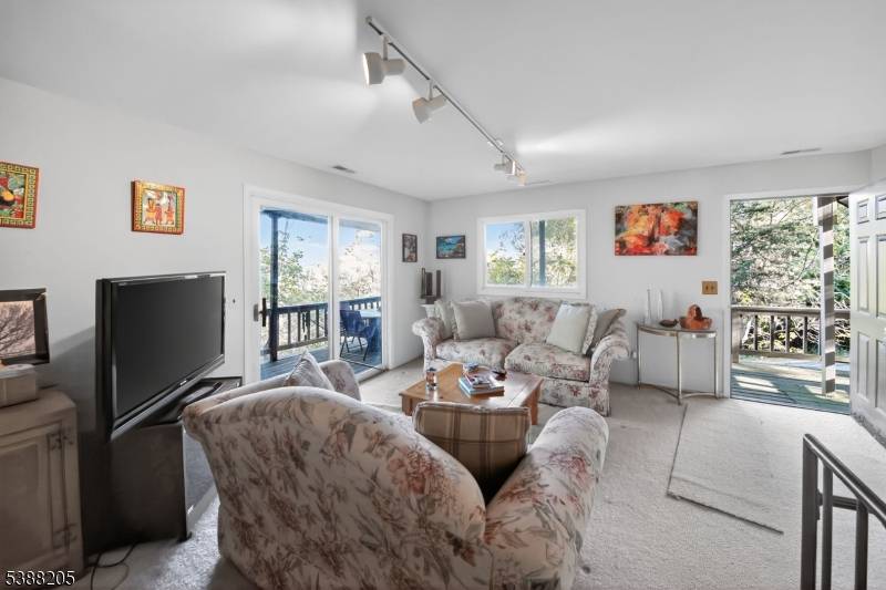 Vernon Twp., NJ 07462,2 Eagles Nest Dr #1