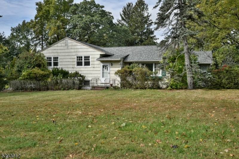 Upper Saddle River Boro, NJ 07458,25 Orchard Dr