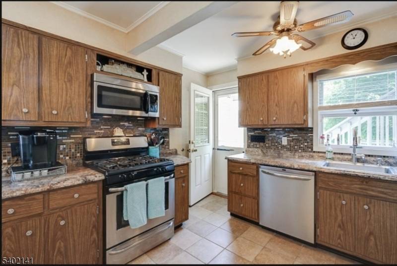 Madison Boro, NJ 07940,16 Cross St #A