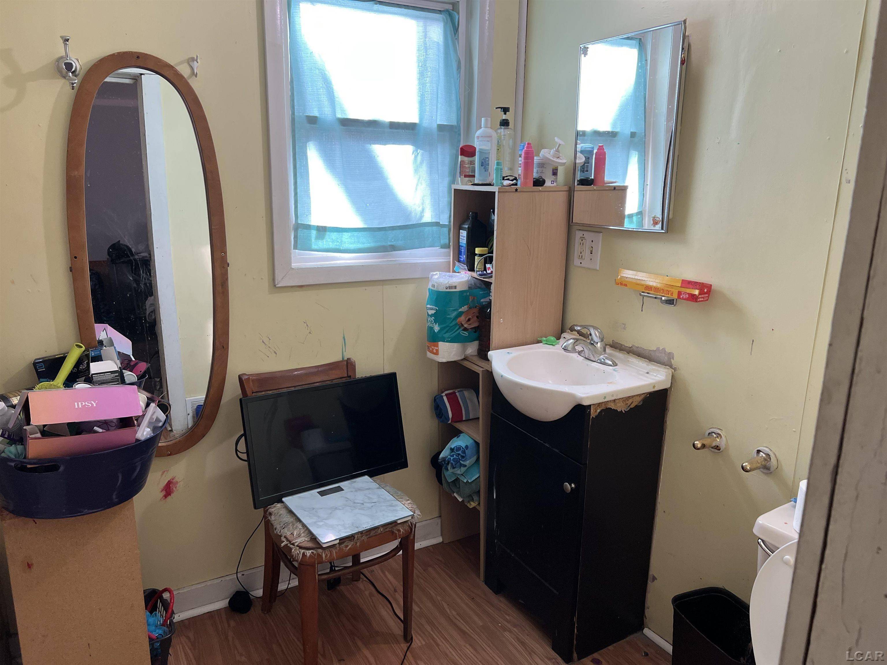 Adrian, MI 49221,625 Division ST