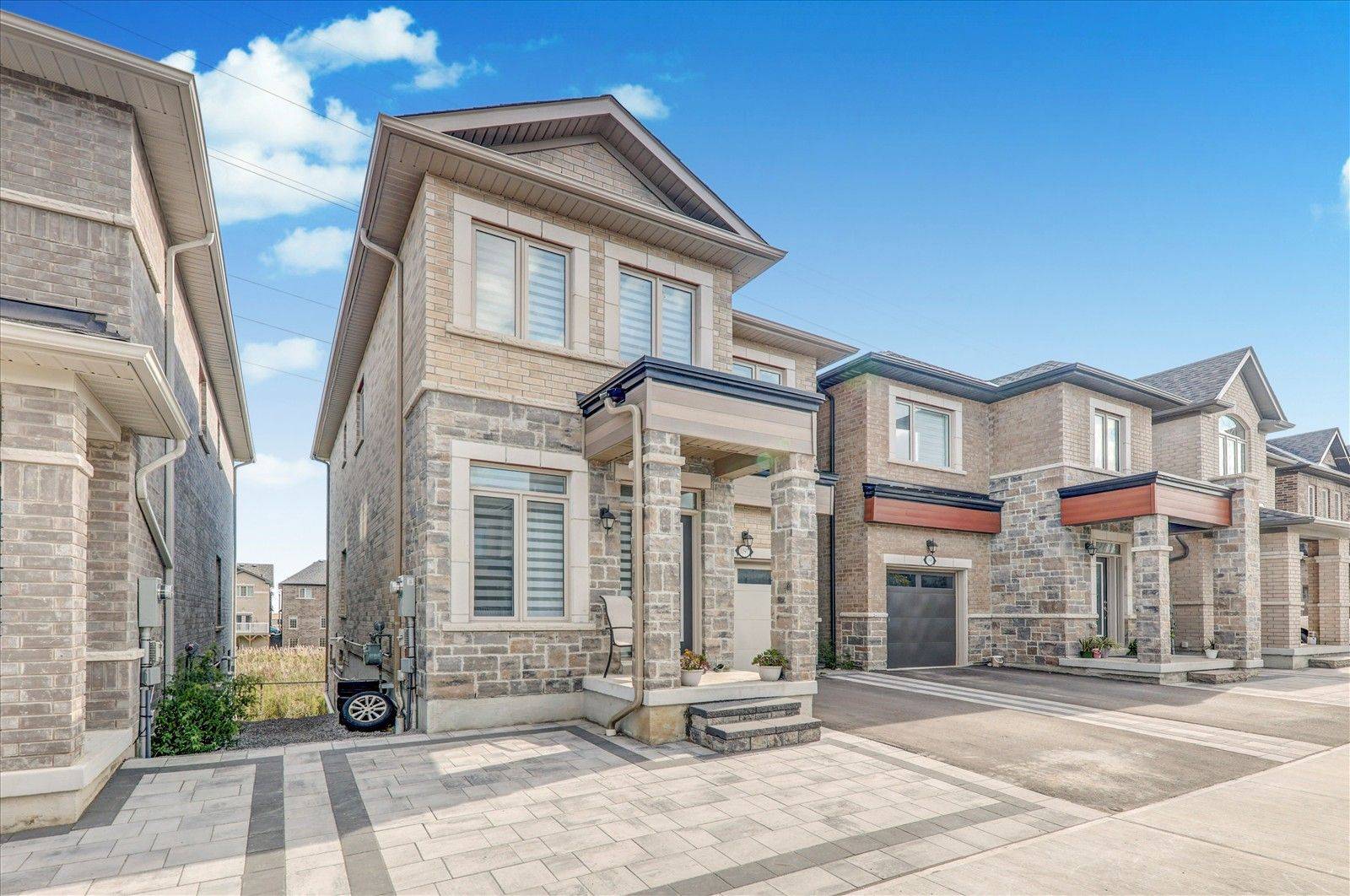 Pickering, ON L1X 0L7,1097 Cameo ST