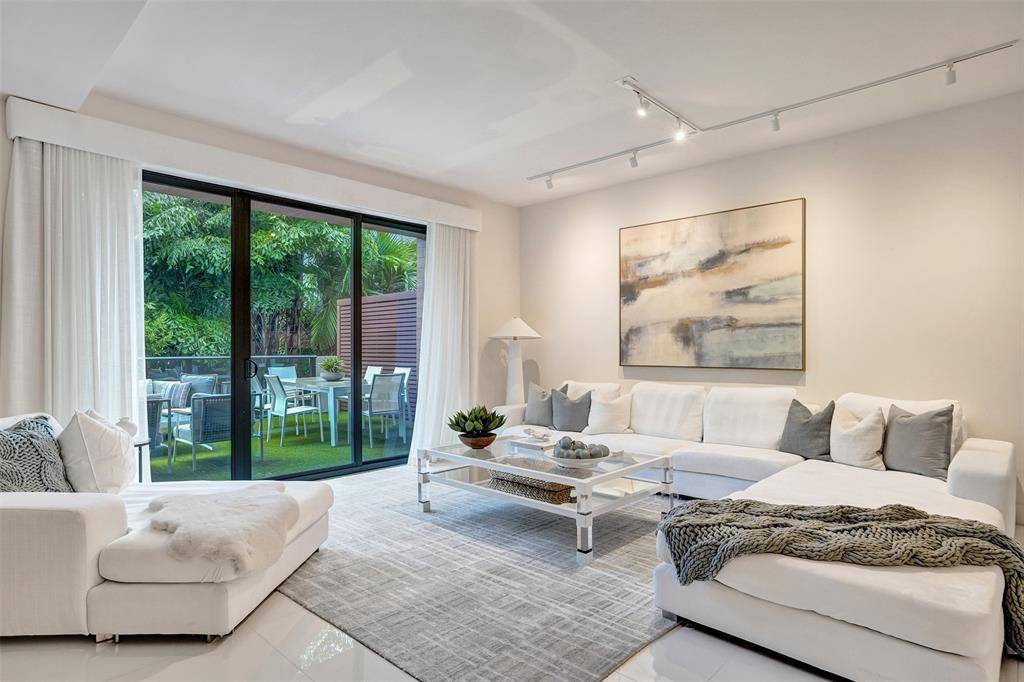 Fort Lauderdale, FL 33308,3030 N Ocean Blvd #S104