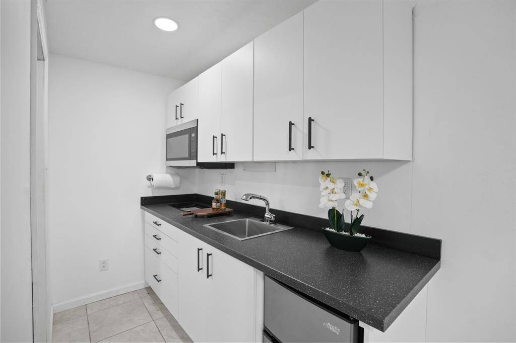 Fort Lauderdale, FL 33315,1416 SW 27th St #B