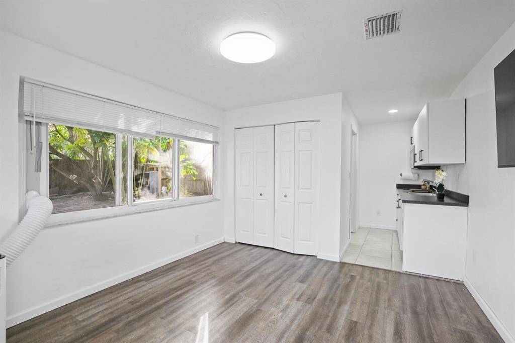 Fort Lauderdale, FL 33315,1416 SW 27th St #B