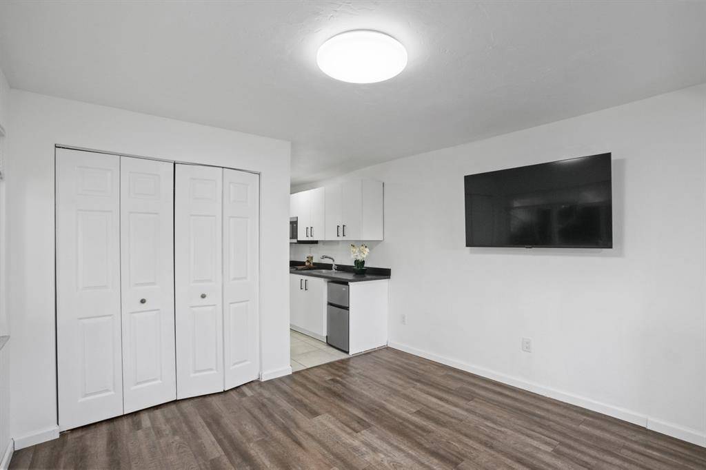 Fort Lauderdale, FL 33315,1416 SW 27th St #B