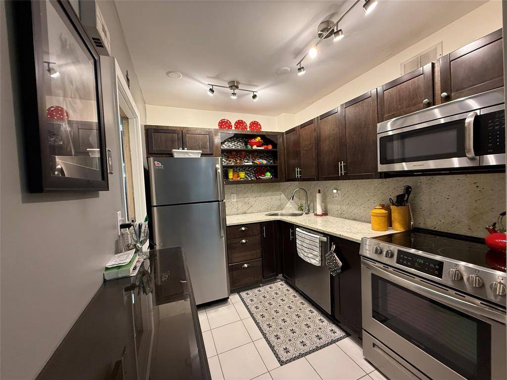 Wilton Manors, FL 33311,1950 N Andrews Ave #103D