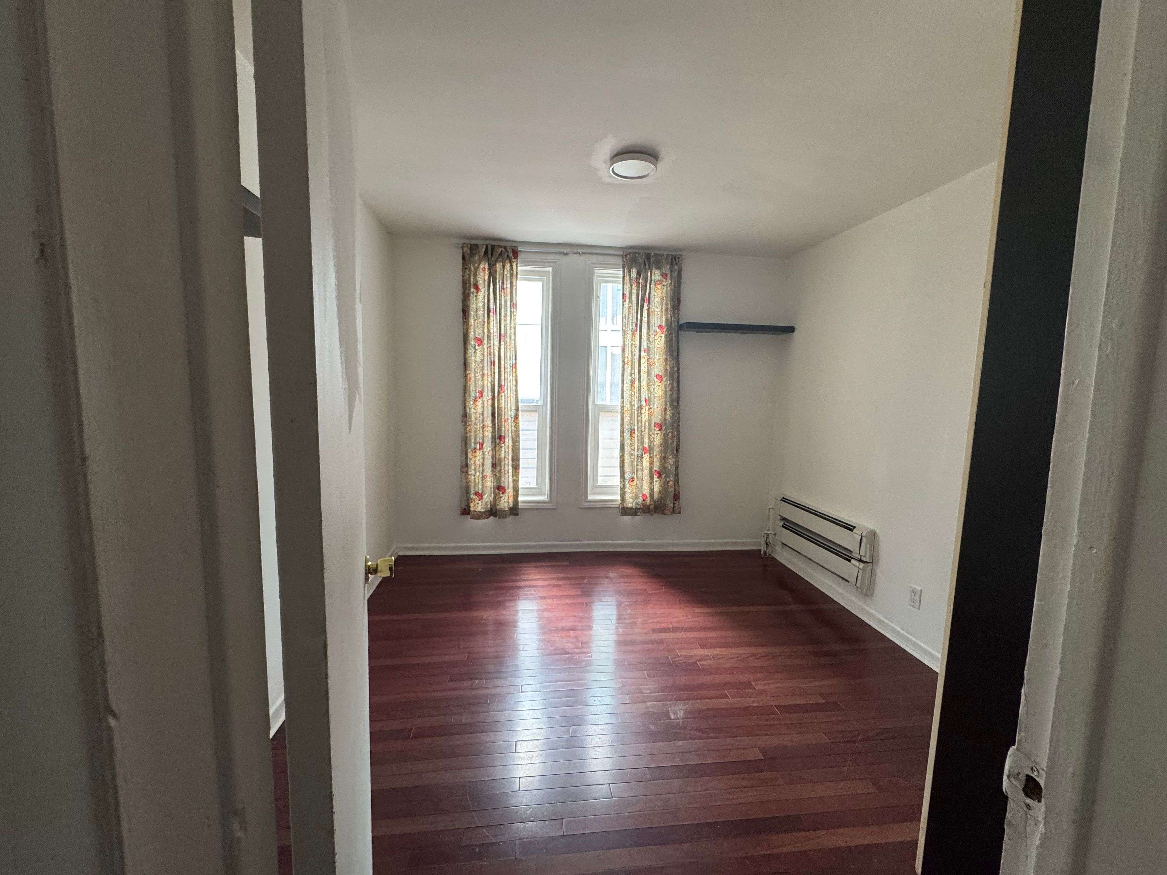 Toronto W02, ON M6P 1N1,22 Brad ST ##6