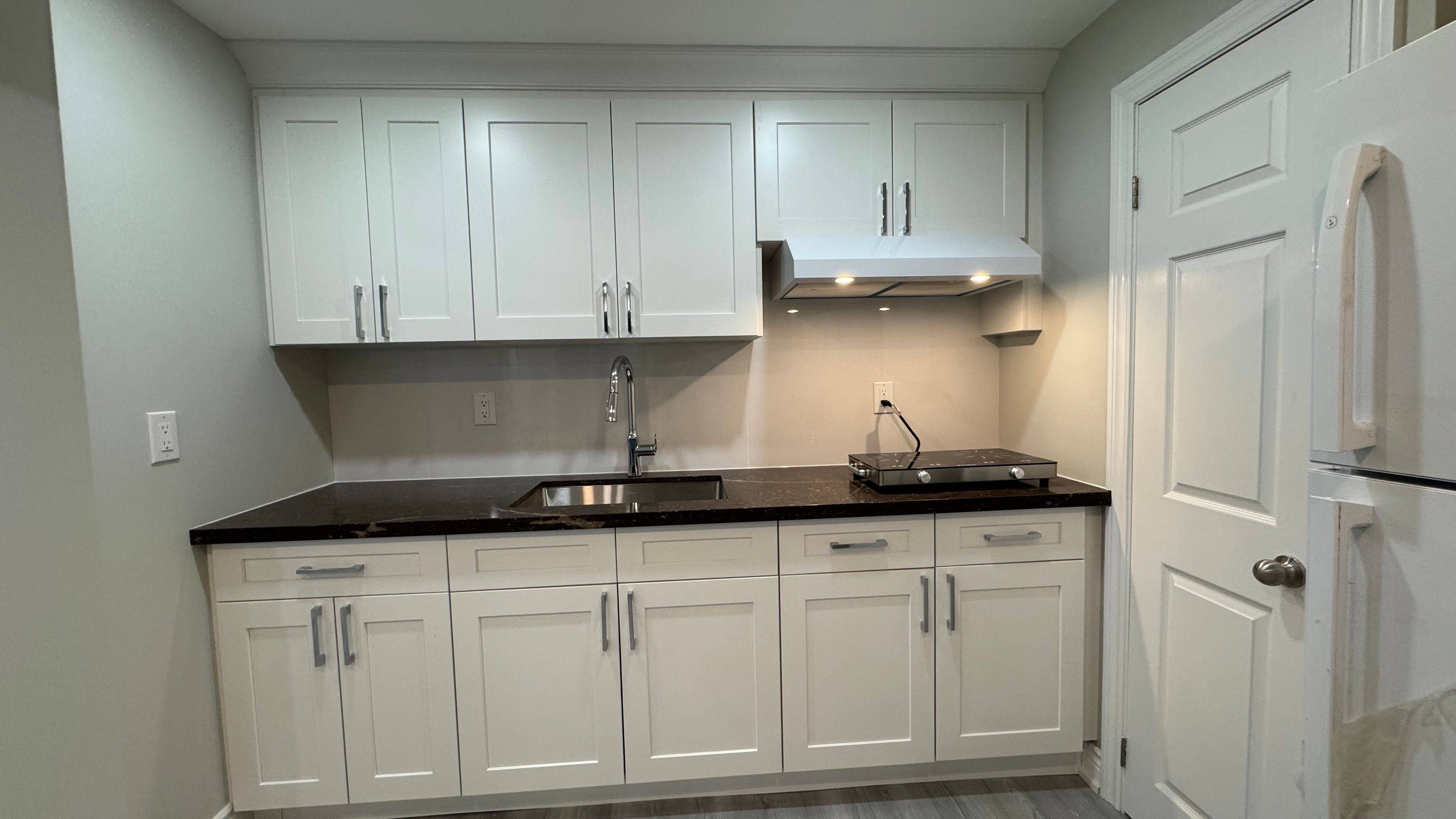 Mississauga, ON L5M 3Z4,1686 Summergrove CRES #Bsmt 1BD