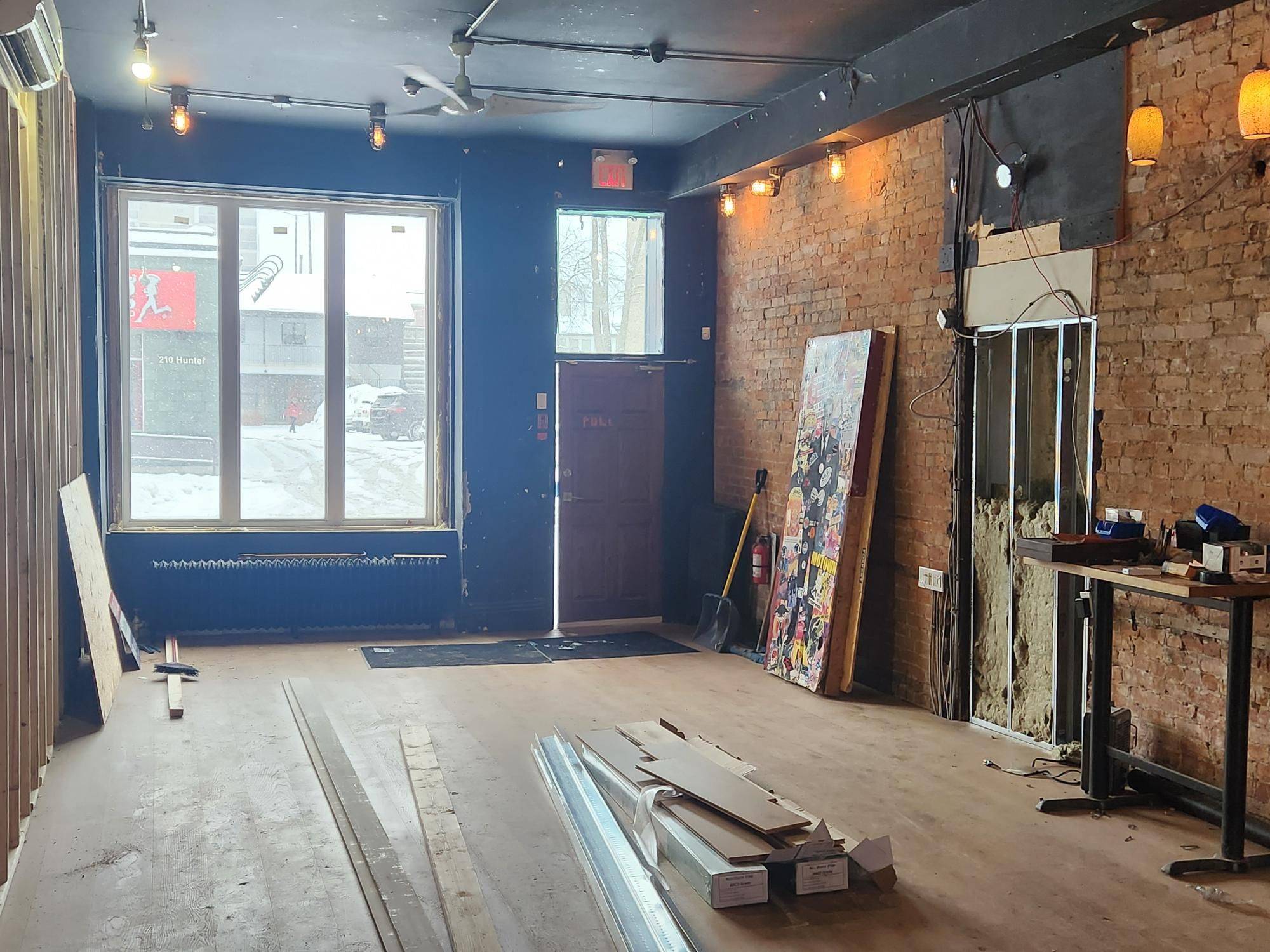 Peterborough, ON K9H 2L1,197 Hunter ST W