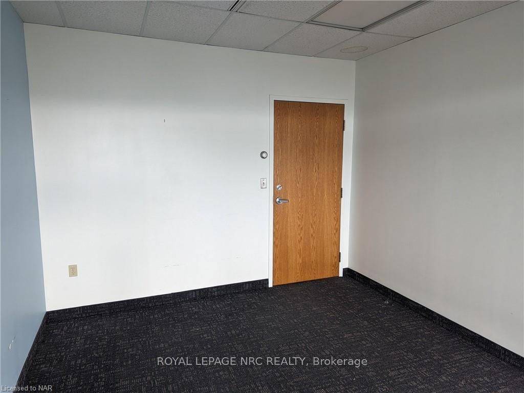 St. Catharines, ON L2R 7E1,43 Church ST W #702