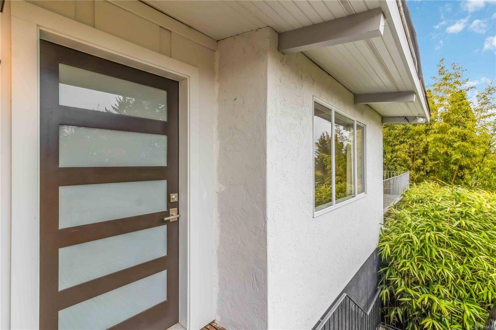 Saanich, BC V8Y 2E4,4882 Lochside Dr