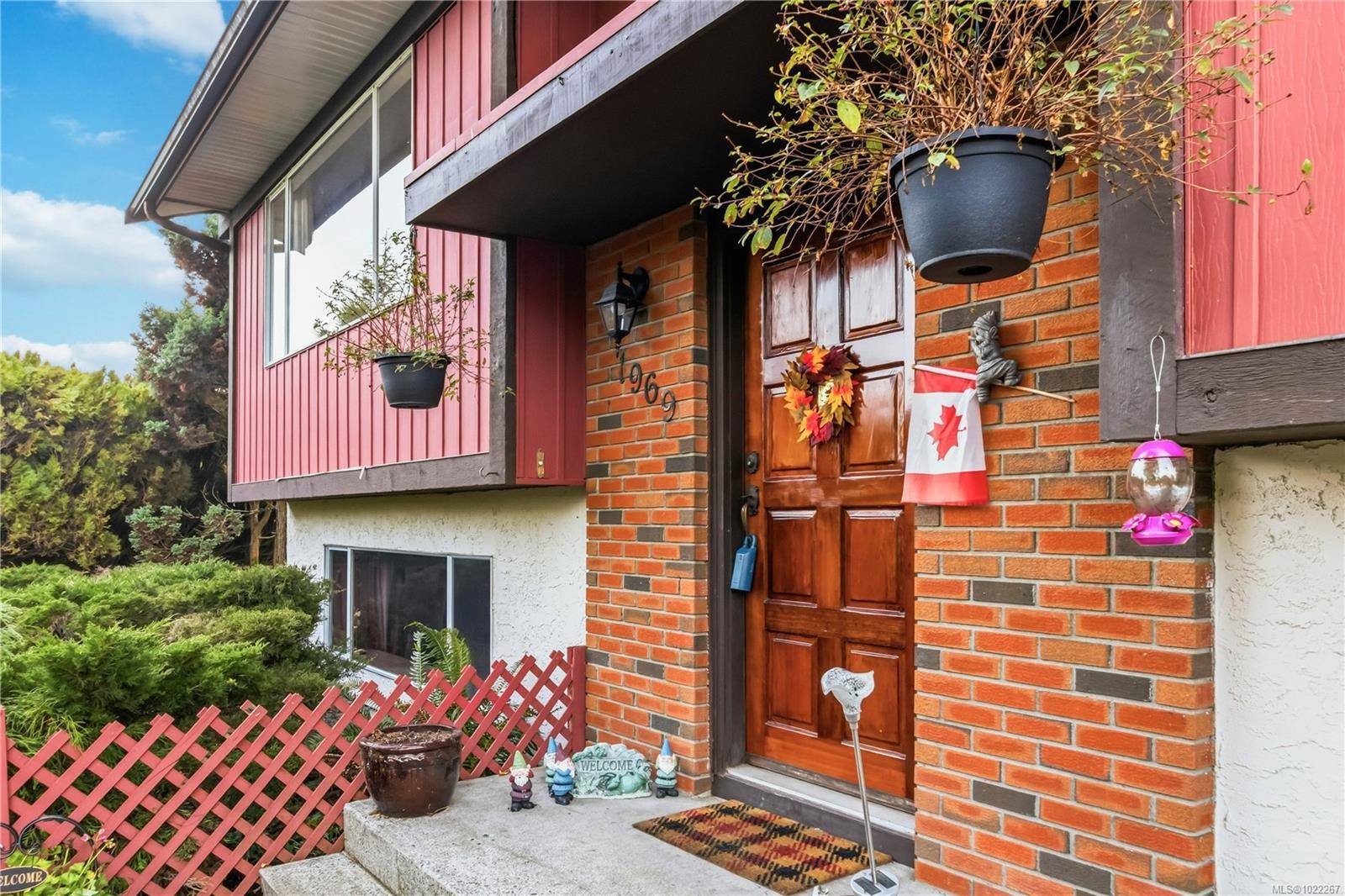 Central Saanich, BC V8M 1V8,1969 Blackthorn Dr