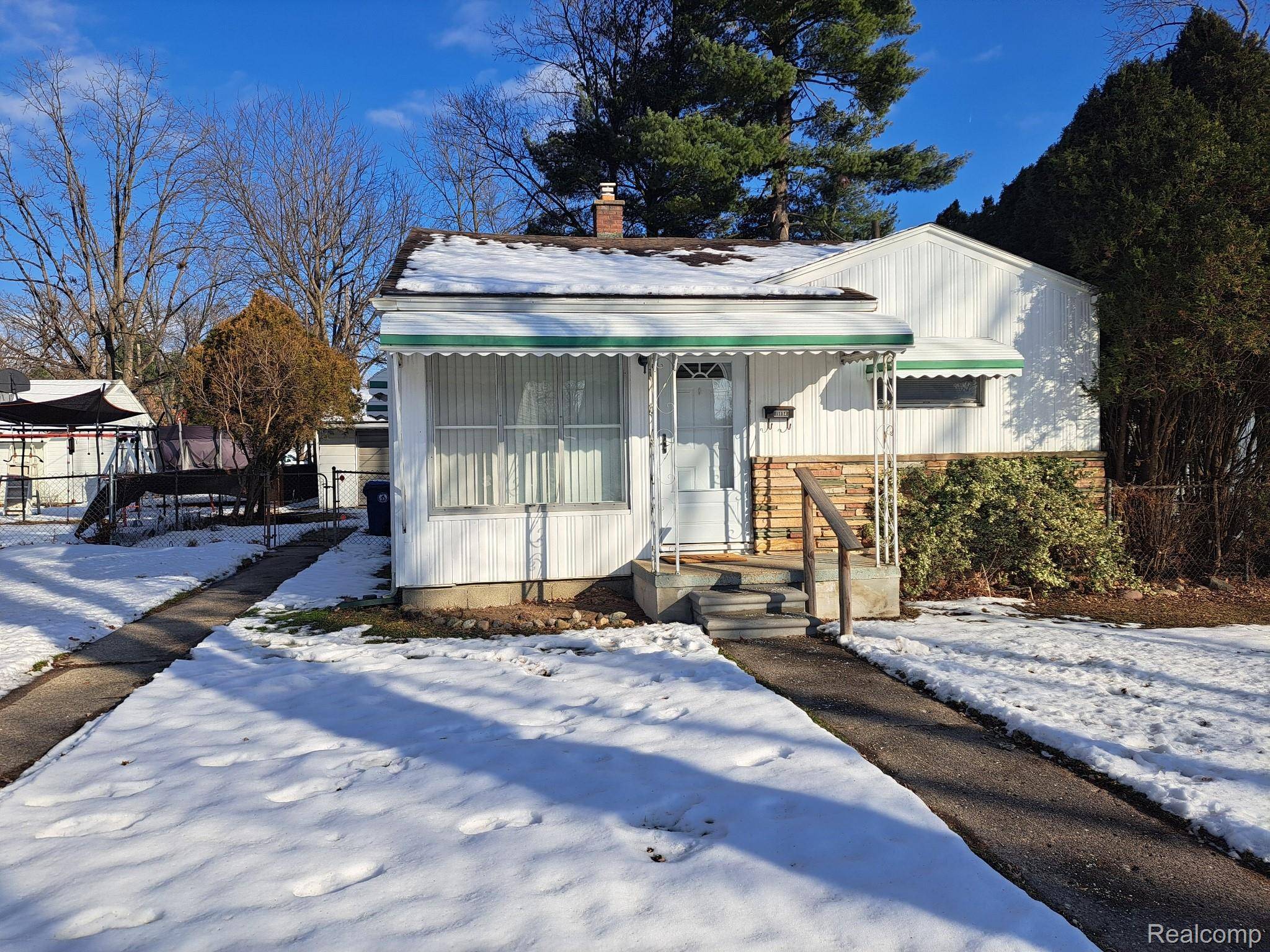 Redford, MI 48239,15854 Leona DR