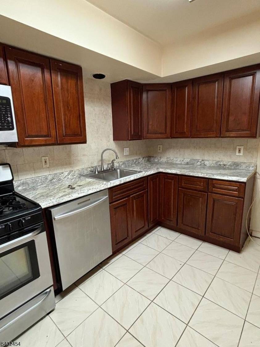 Belleville Twp., NJ 07109,18 Harrison St