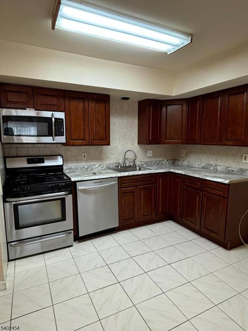 Belleville Twp., NJ 07109,18 Harrison St