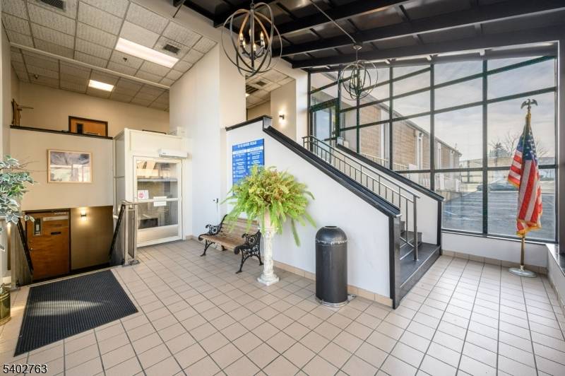 Fair Lawn Boro, NJ 07410,17-10 River Rd