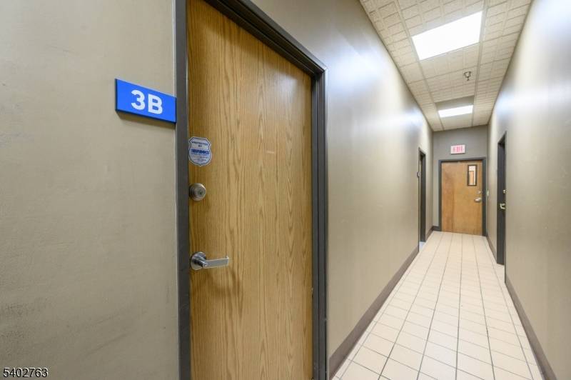 Fair Lawn Boro, NJ 07410,17-10 River Rd