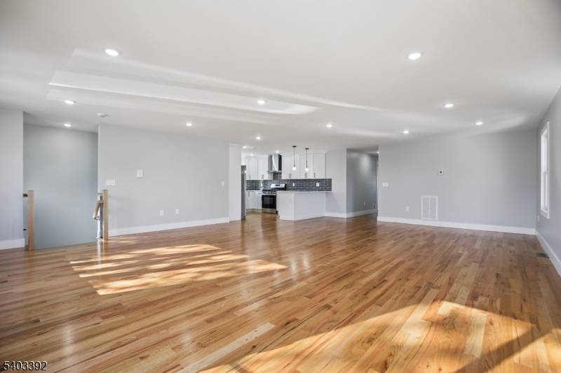 Kearny Town, NJ 07032,91 Maple St