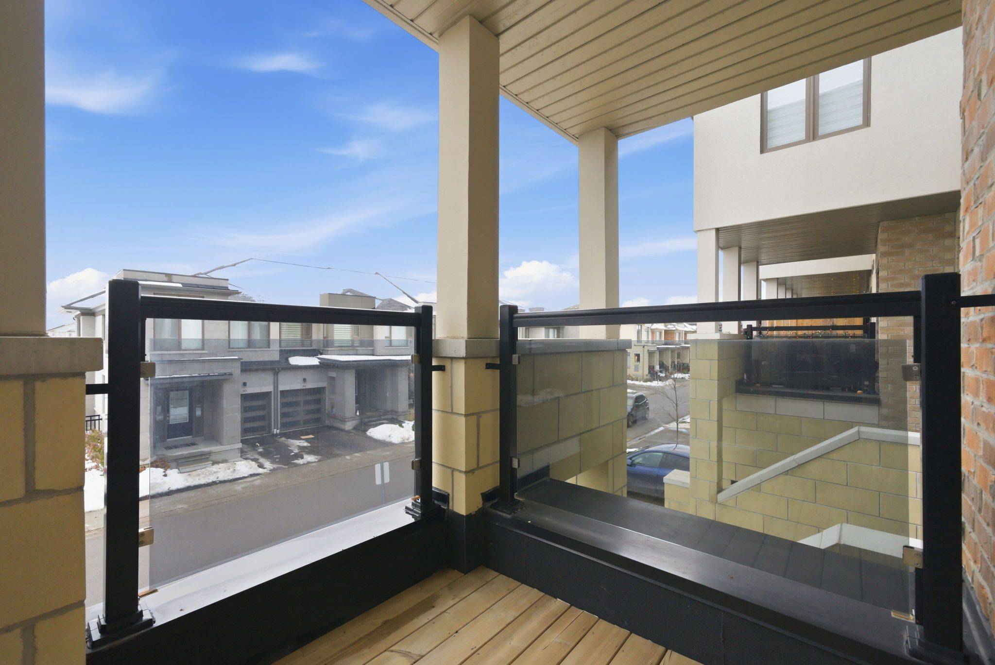 Whitby, ON L1R 0N8,33 Donald Fleming WAY #65