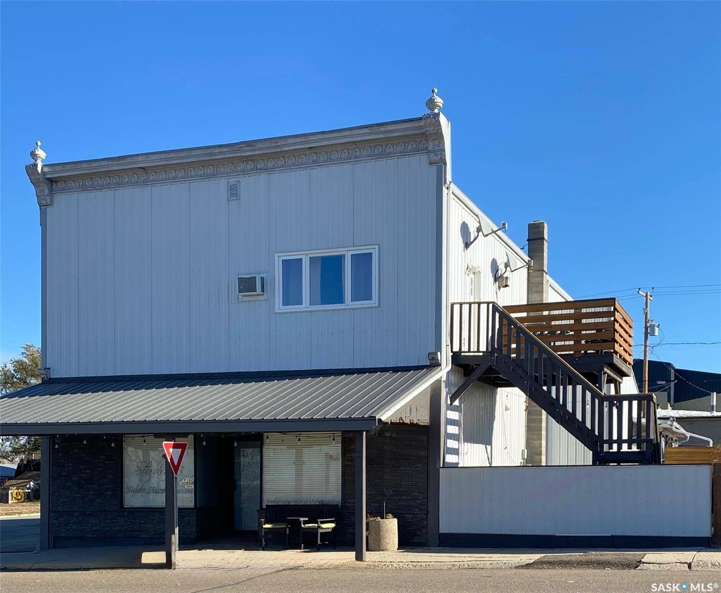 Gull Lake, SK S0N 1A0,1391 Conrad AVENUE