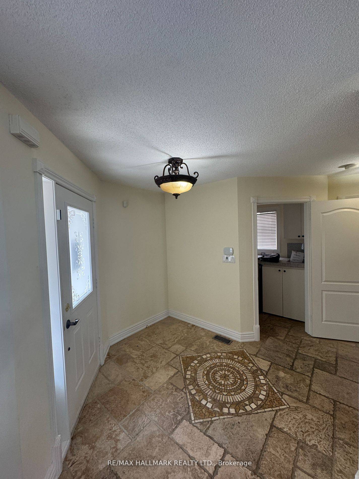 Caledon, ON L7E 2J6,203 Landsbridge ST