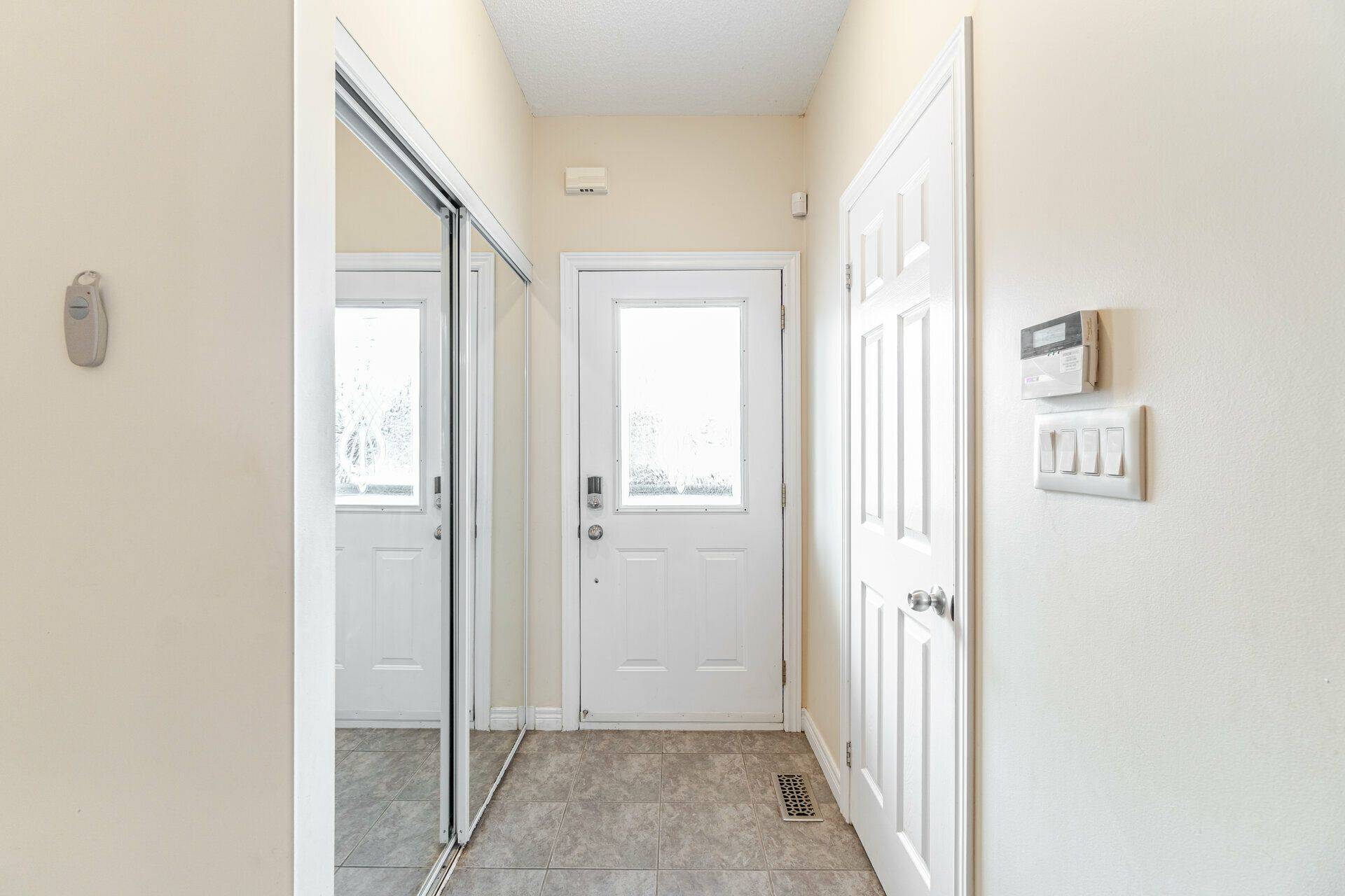 Burlington, ON L7L 7K9,2341 Vanessa DR