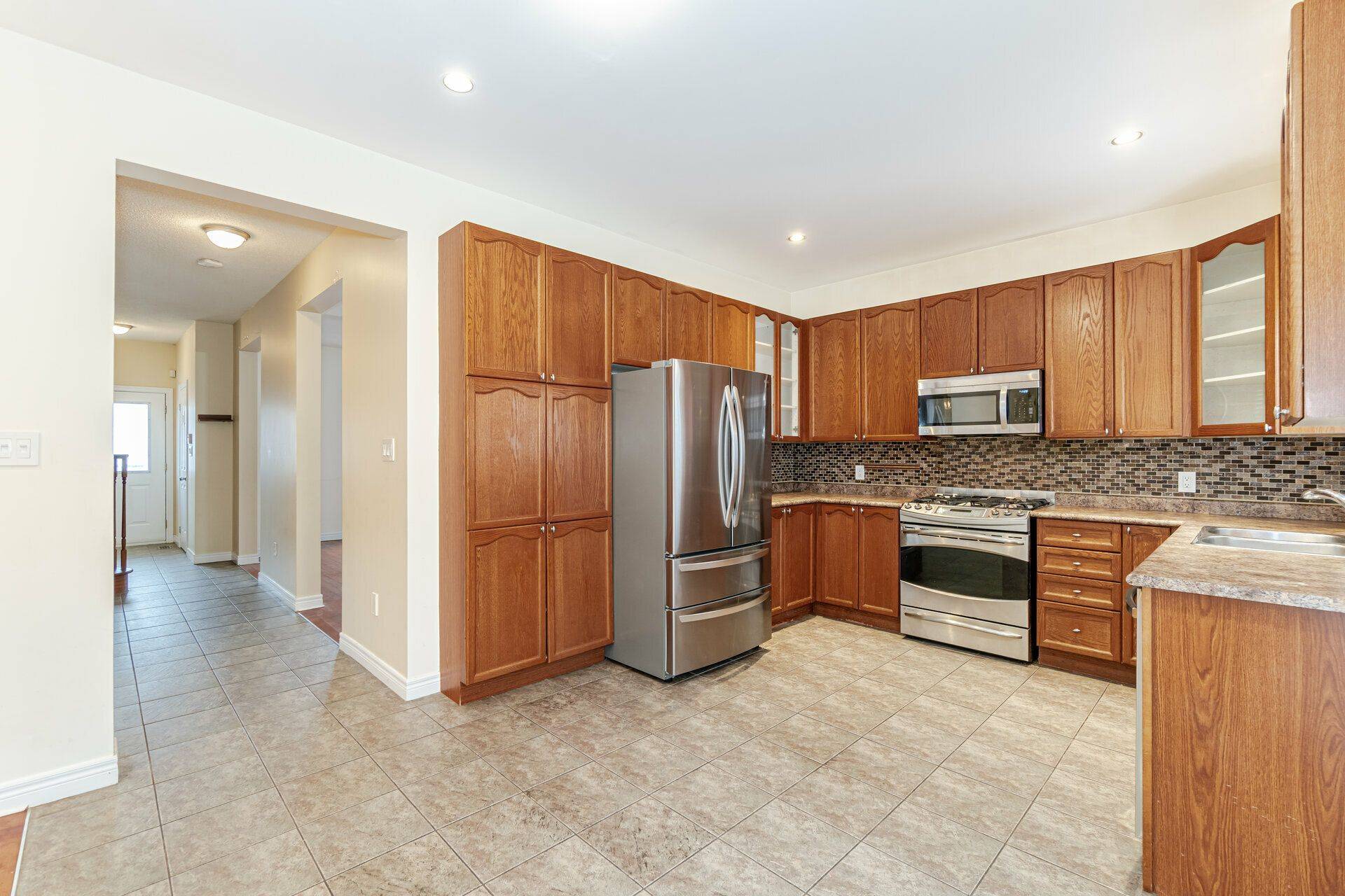 Burlington, ON L7L 7K9,2341 Vanessa DR