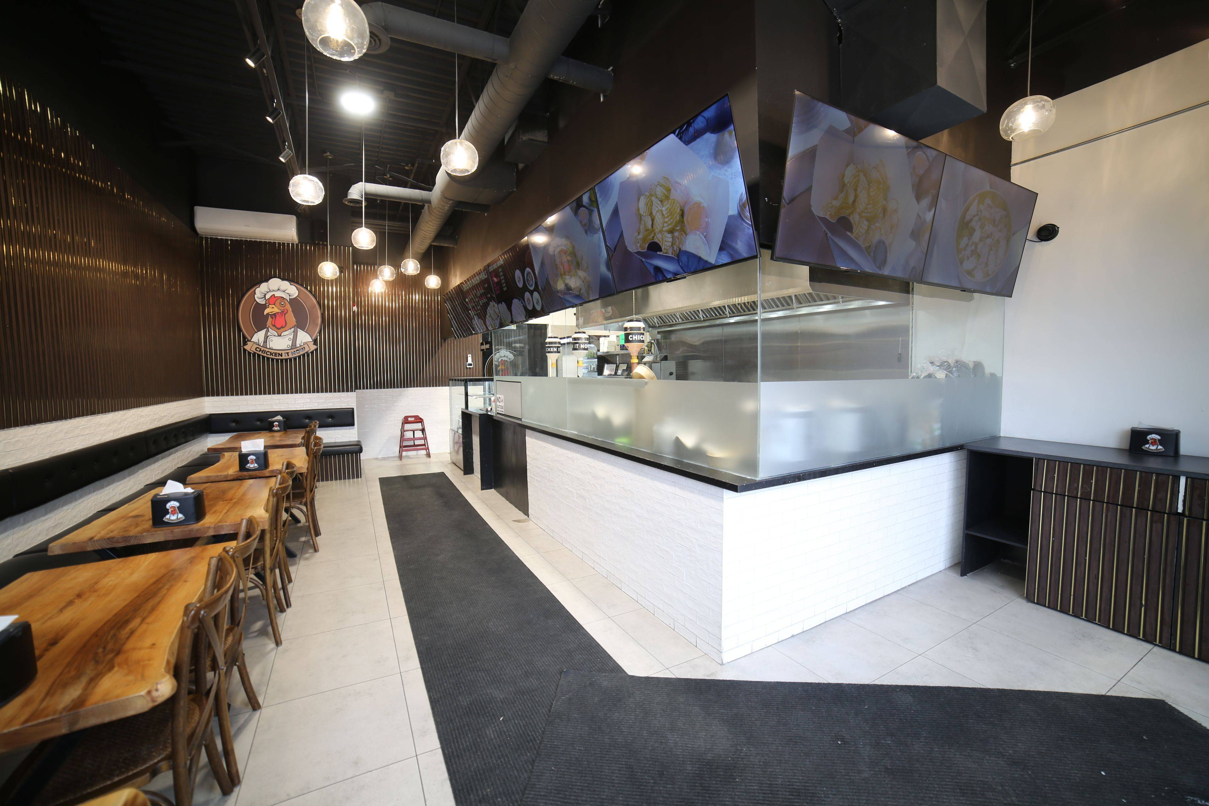 Mississauga, ON L5M 7N4,3460 Platinum DR #25