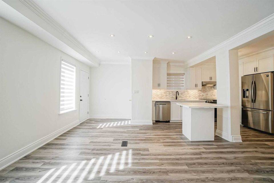 Halton Hills, ON L0P 0A2,4 Adamson ST S