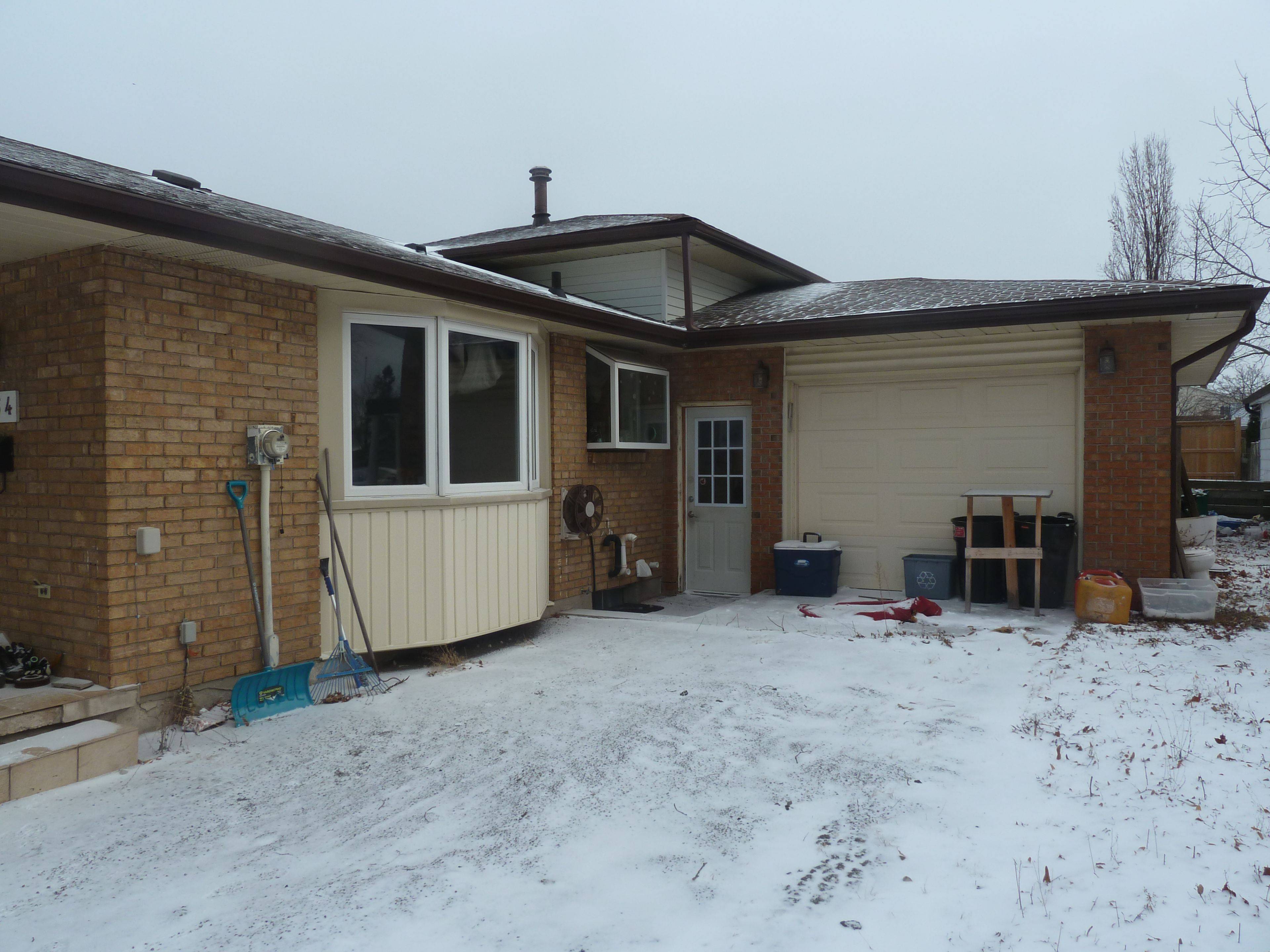 Niagara Falls, ON L2H 2B3,4054 Brookdale DR