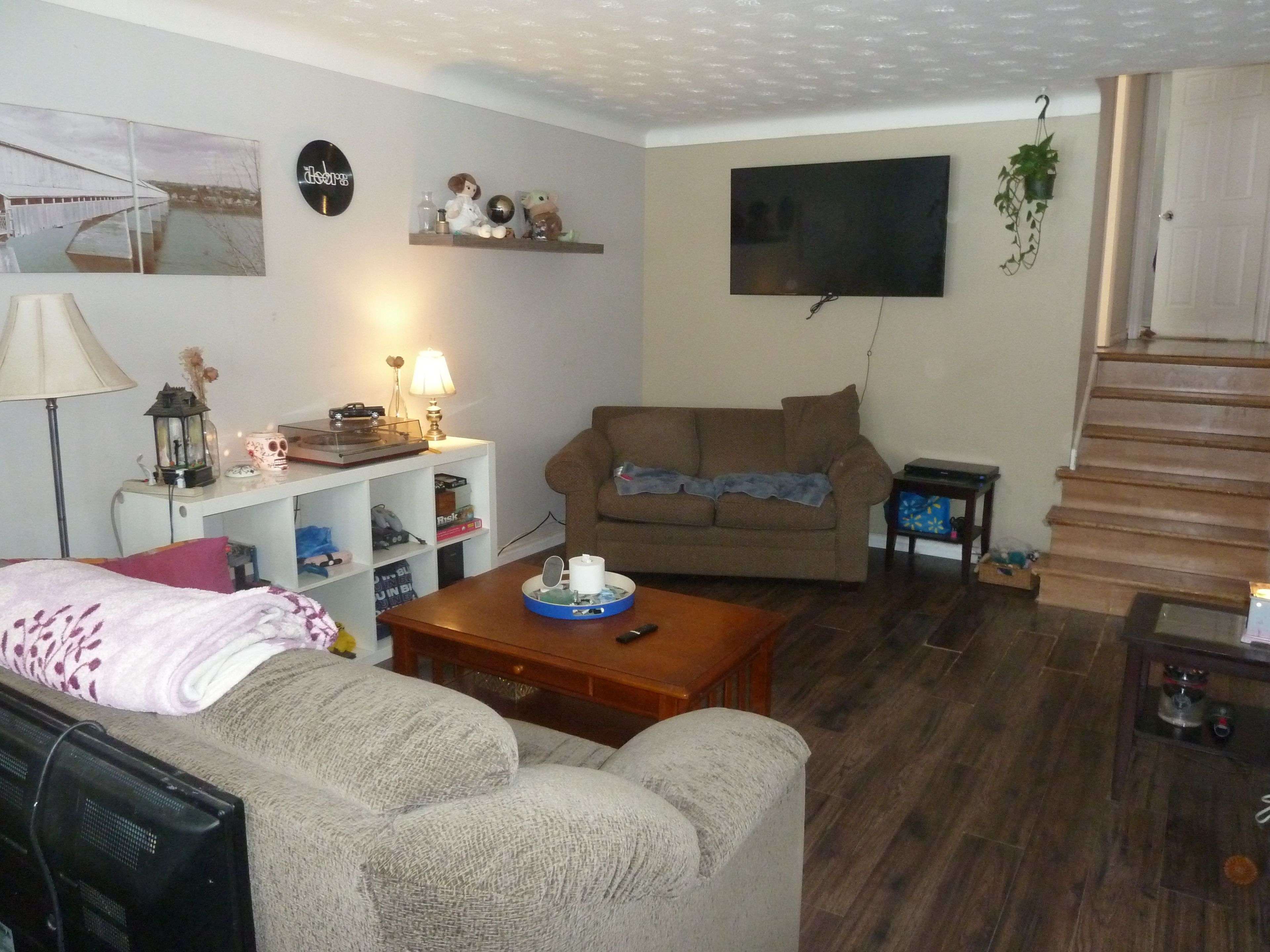 Niagara Falls, ON L2H 2B3,4054 Brookdale DR