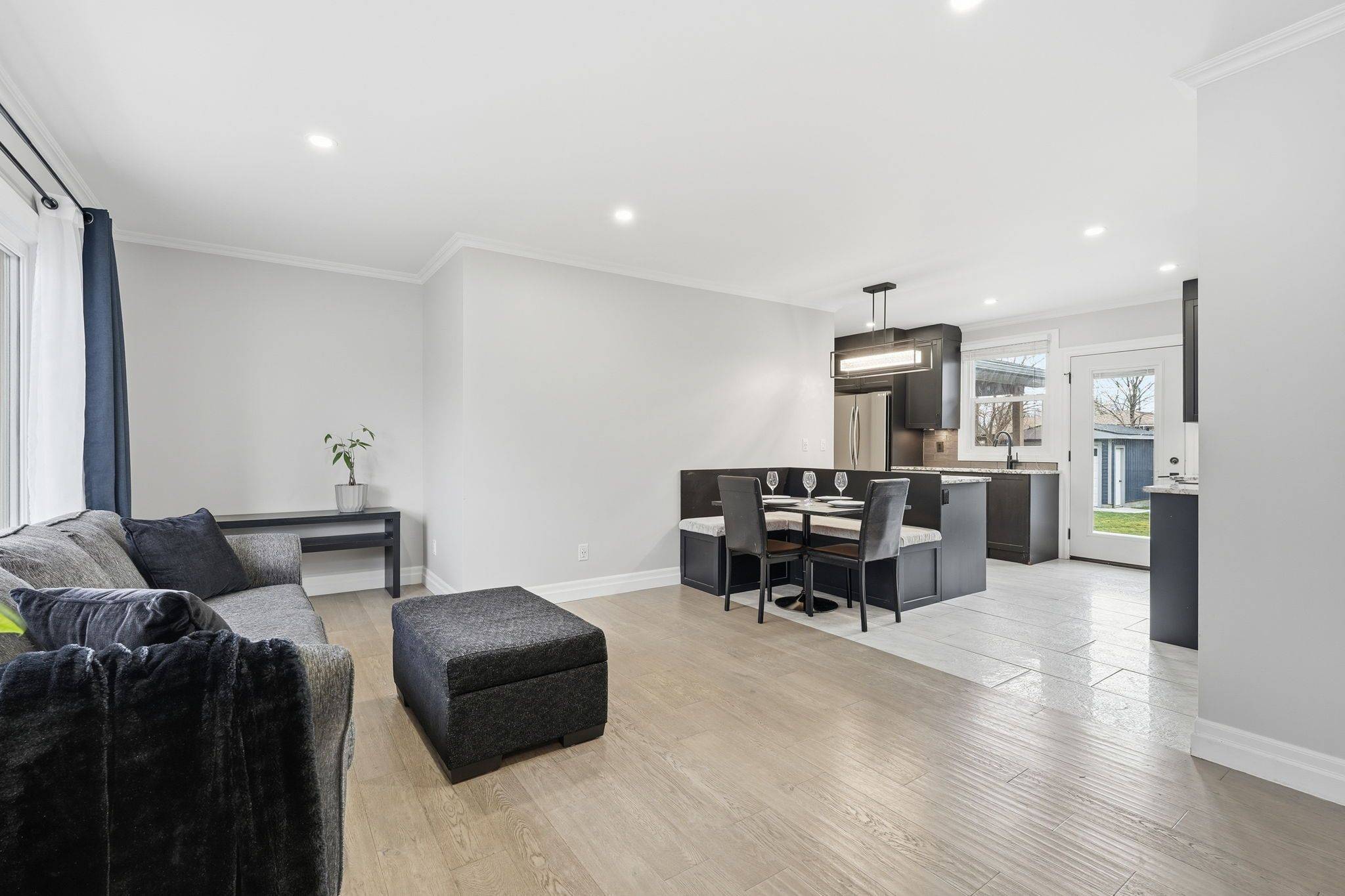 St. Catharines, ON L2M 1G8,25 Arthur ST