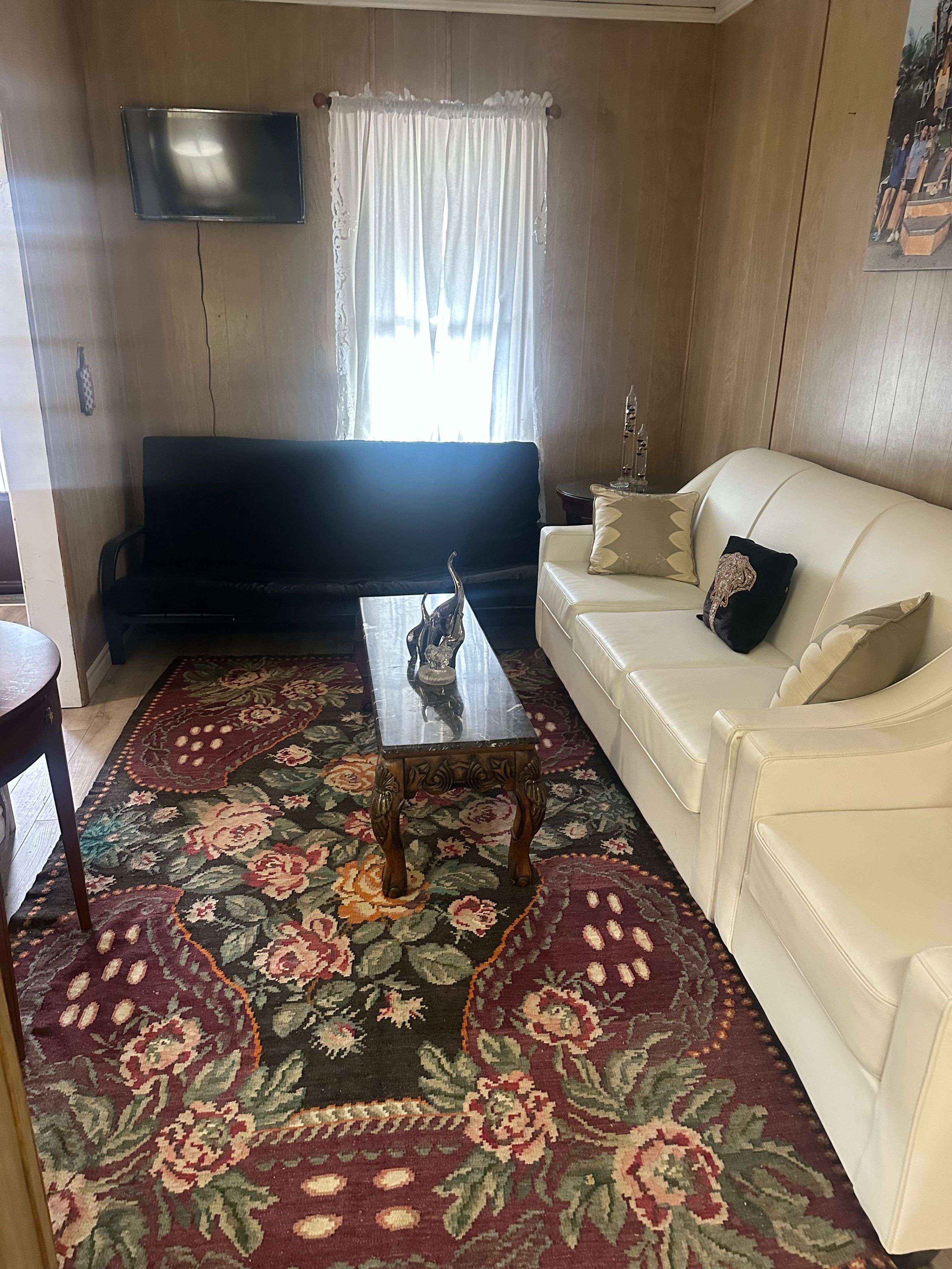 Hamilton, ON L8L 6T1,153 Barnesdale AVE N