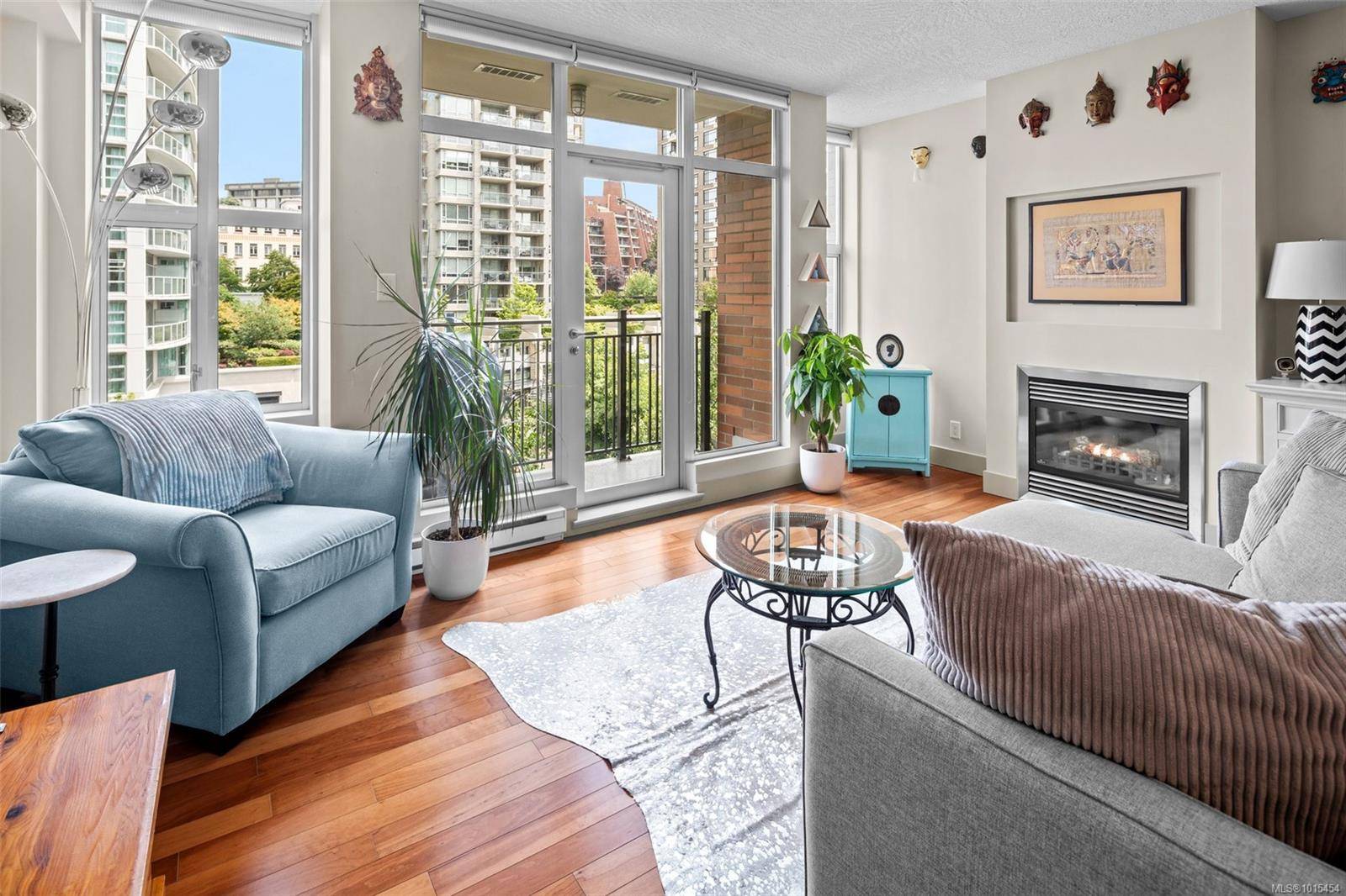 Victoria, BC V8W 1B1,737 Humboldt St #N408