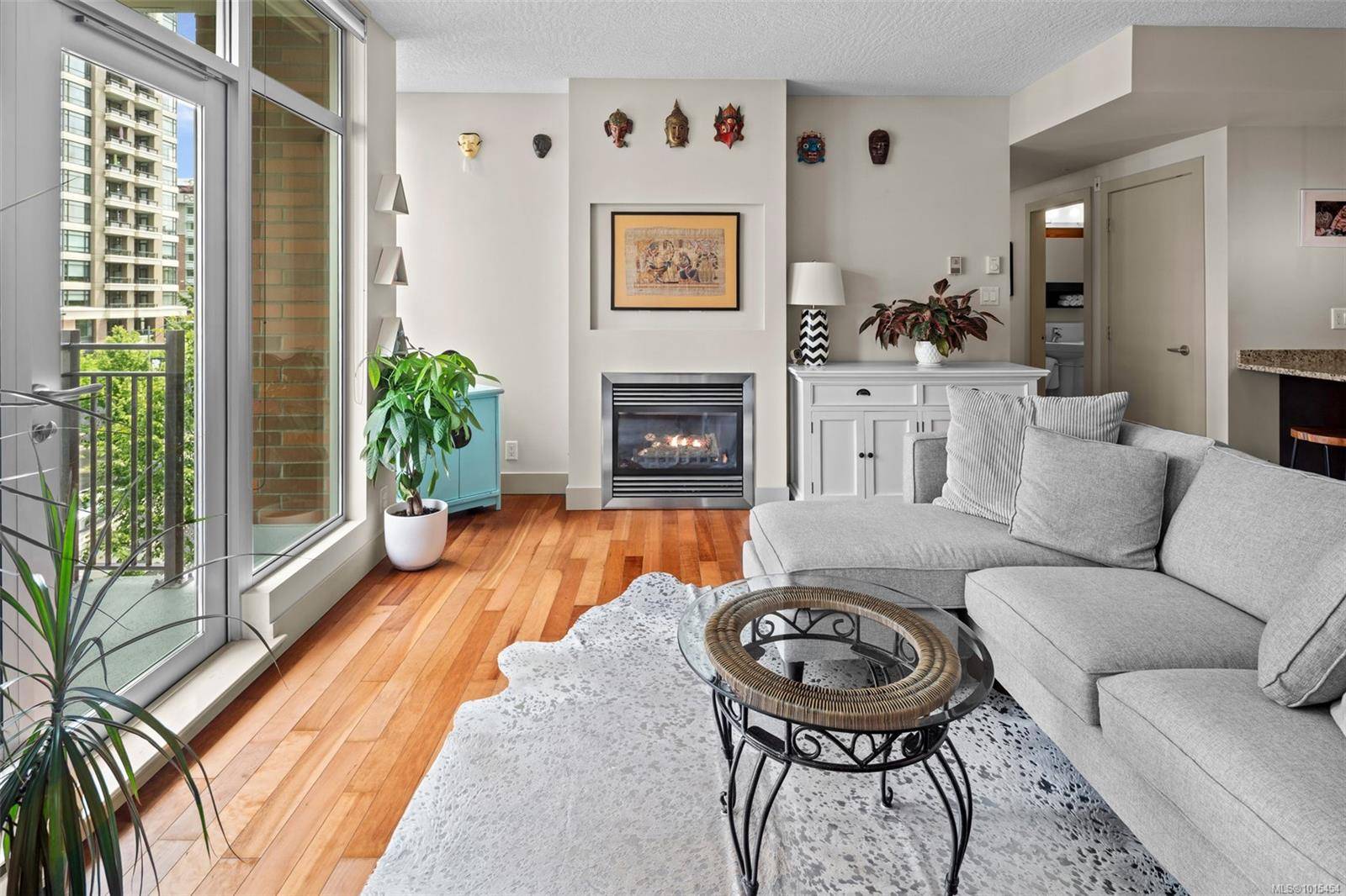 Victoria, BC V8W 1B1,737 Humboldt St #N408