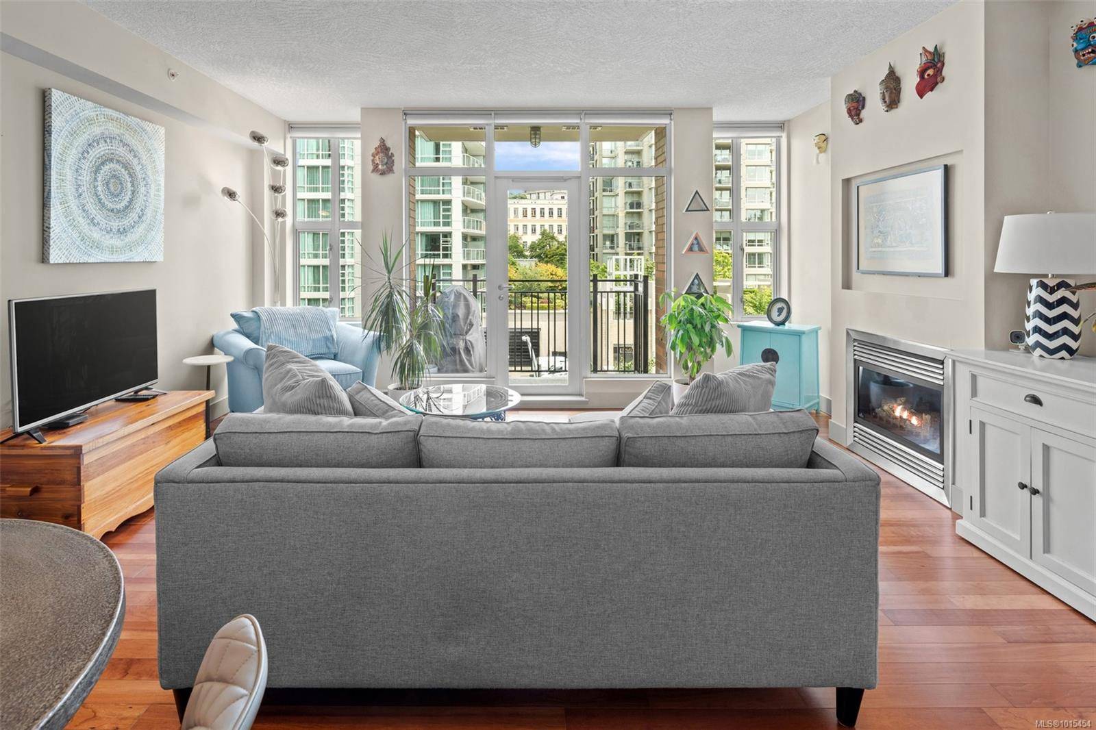 Victoria, BC V8W 1B1,737 Humboldt St #N408