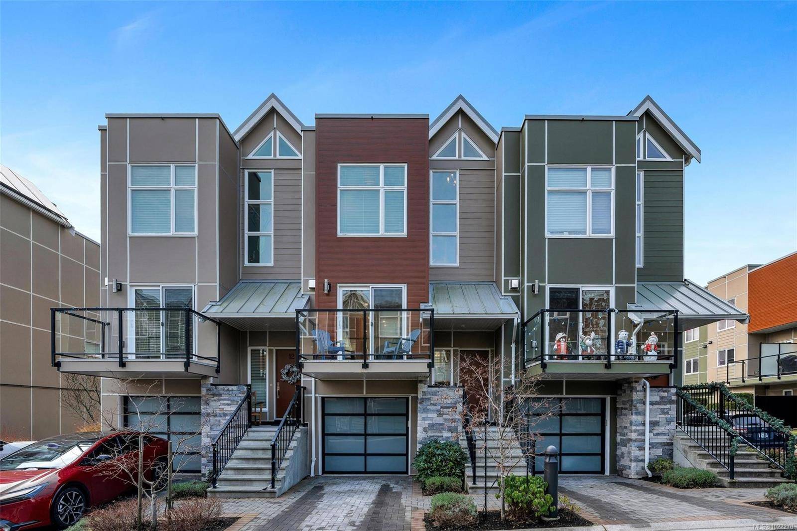 Saanich, BC V8Z 5K8,4355 Viewmont Ave #13