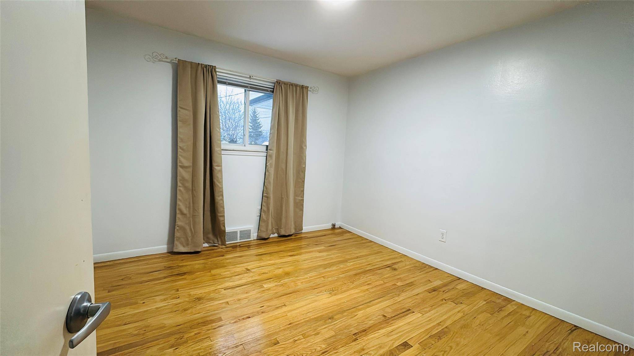 Warren, MI 48091,4867 Shell CT