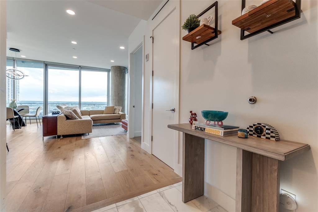 Dallas, TX 75201,3130 N Harwood Street #902