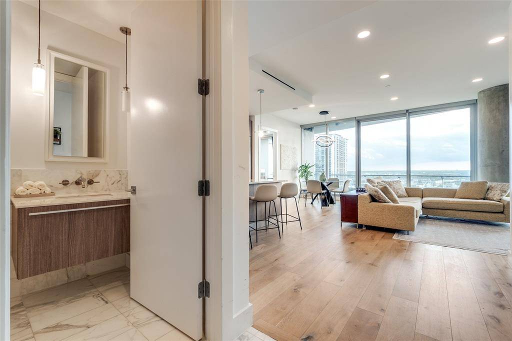 Dallas, TX 75201,3130 N Harwood Street #902