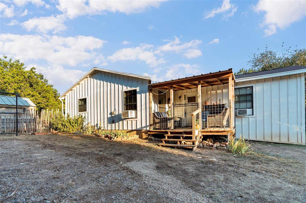 Whitney, TX 76692,122 Tobacco Road