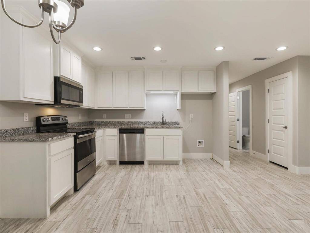 Denison, TX 75020,724 W Walker Street