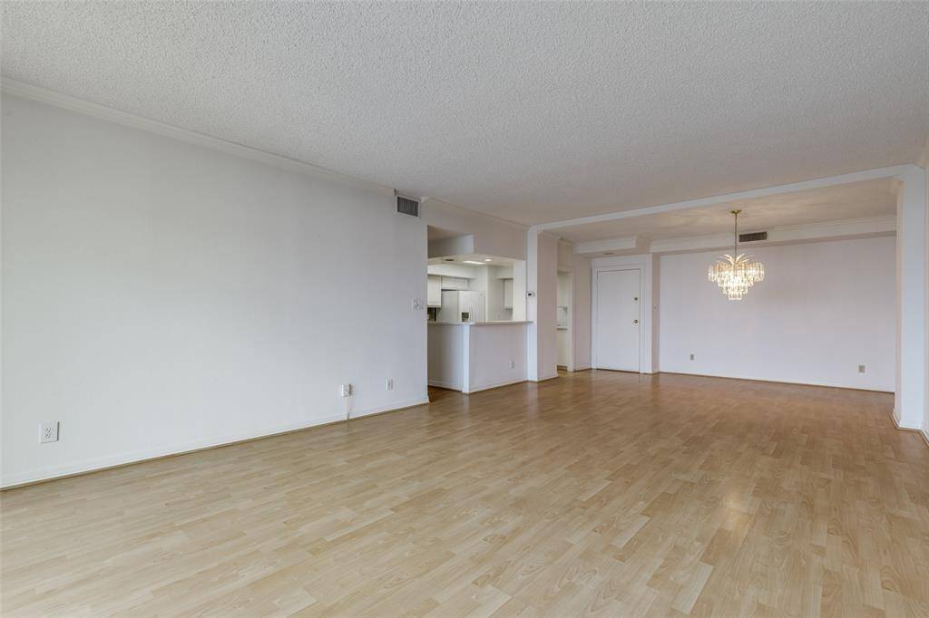 Dallas, TX 75248,5200 Keller Springs Road #824