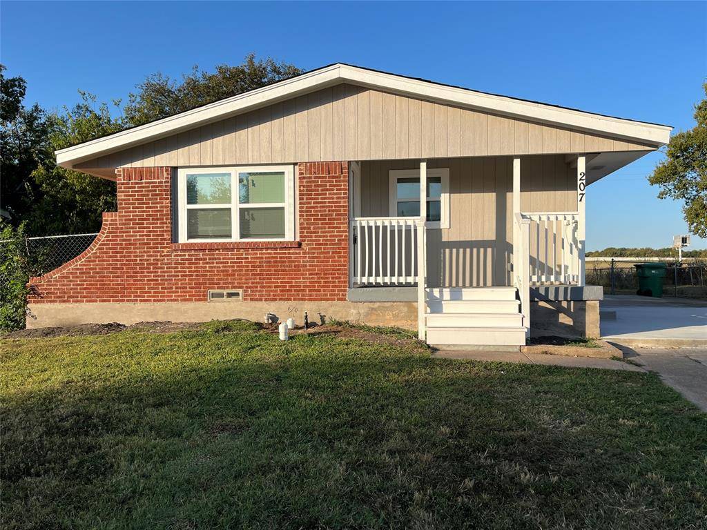 Wilmer, TX 75172,207 Wilmer Heights Drive