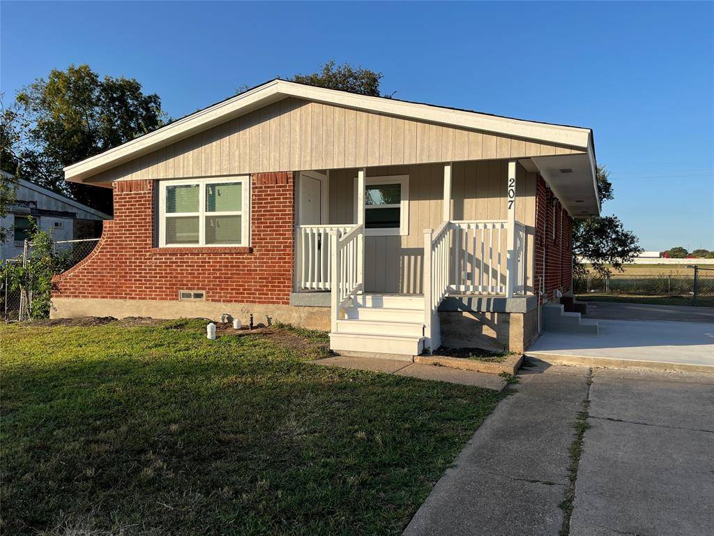 Wilmer, TX 75172,207 Wilmer Heights Drive