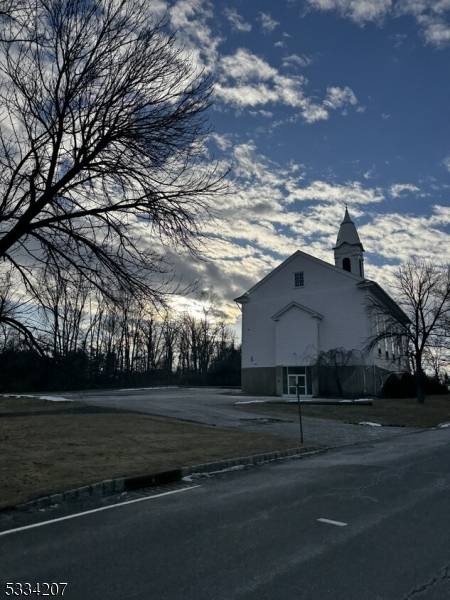 Tewksbury Twp., NJ 07830,228 County Road 517