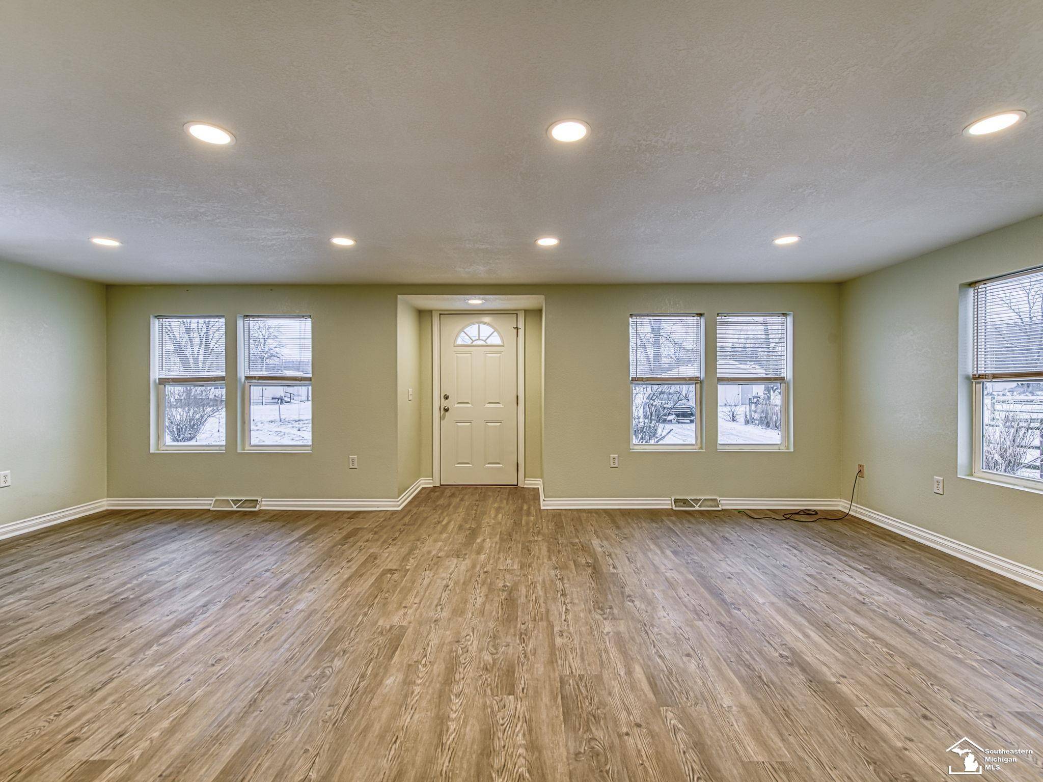 Lambertville, MI 48144,3157 Maplewood AVE