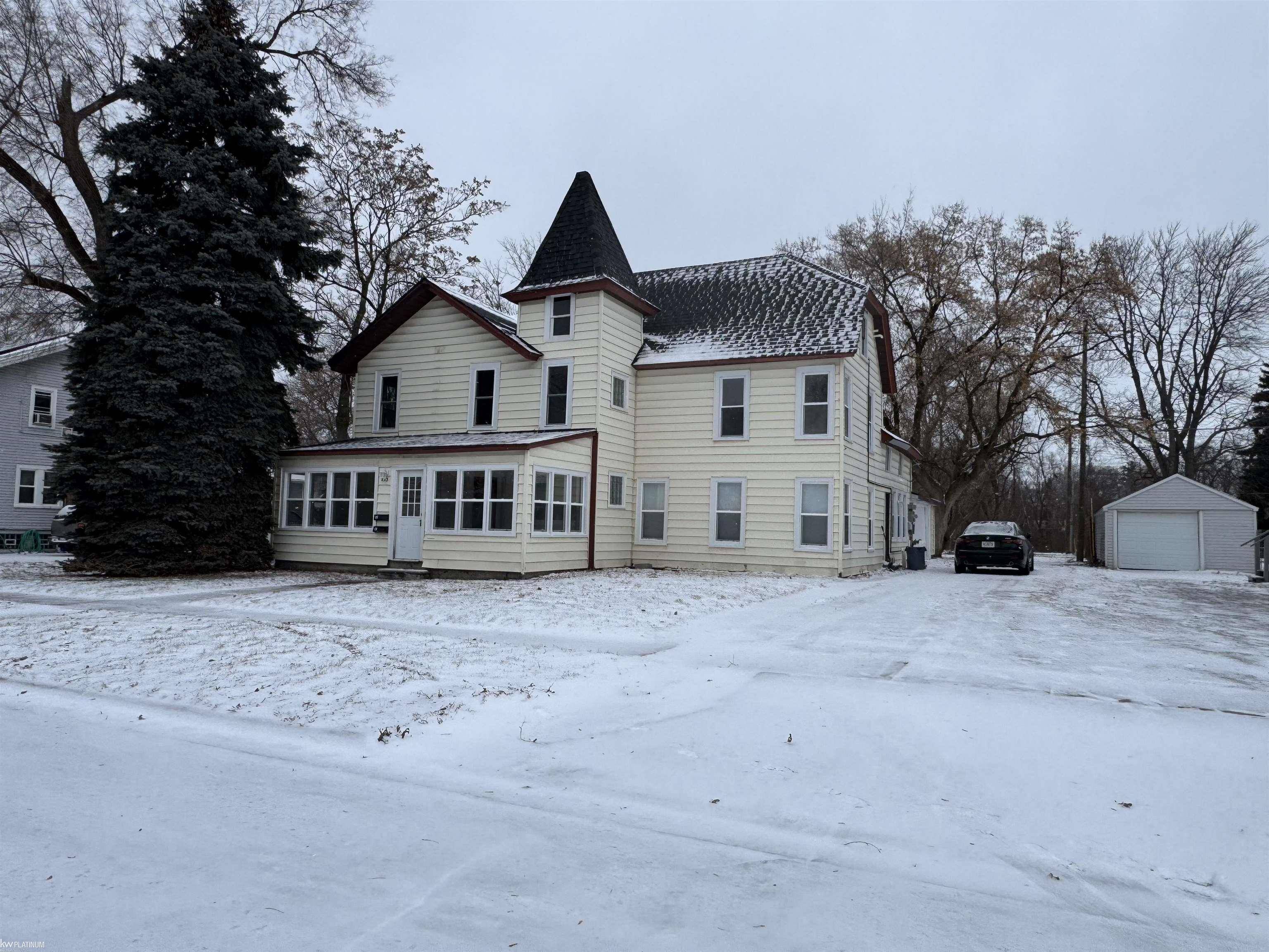 Port Huron, MI 48060,823 Beard ST