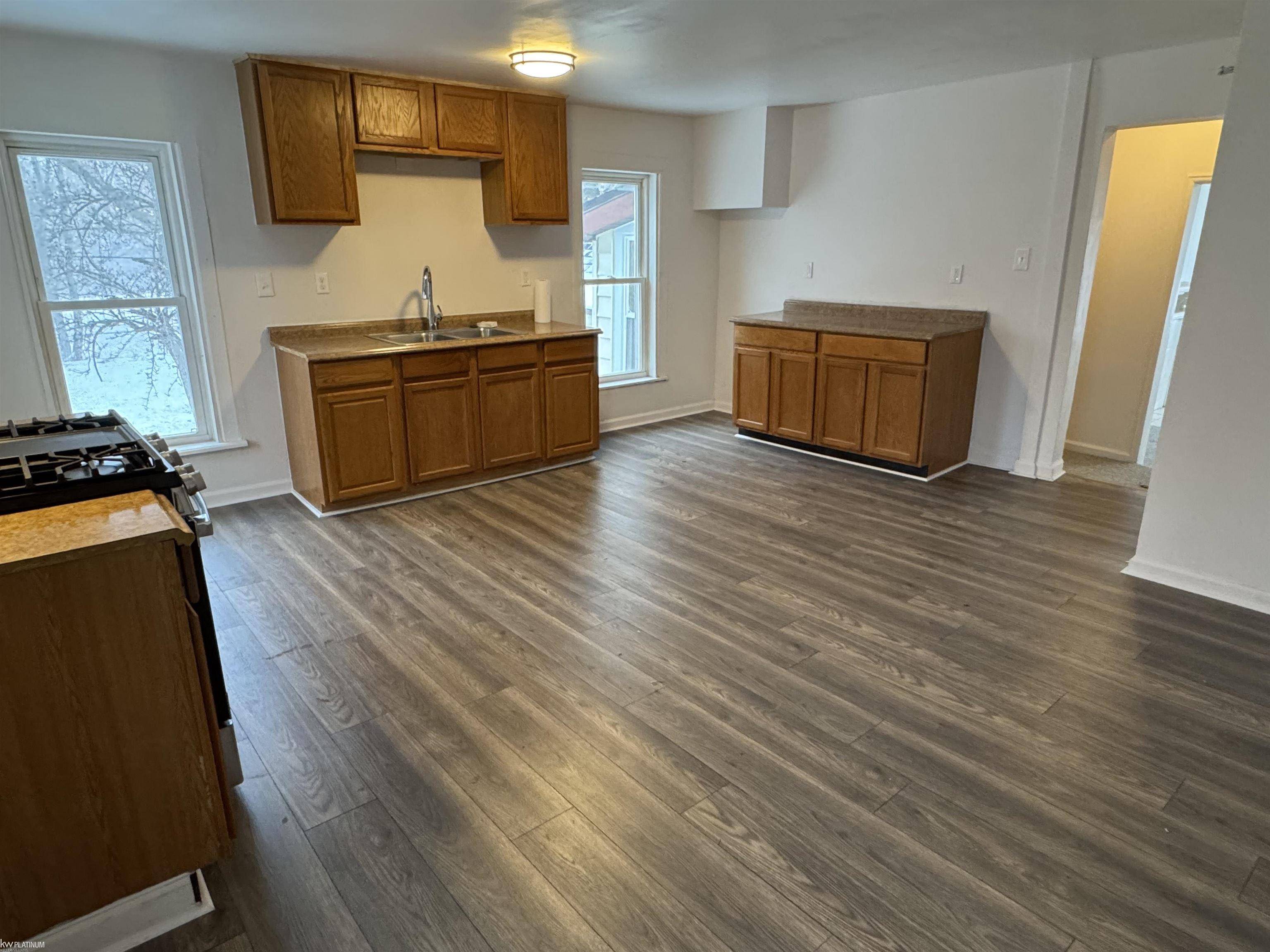 Port Huron, MI 48060,823 Beard ST