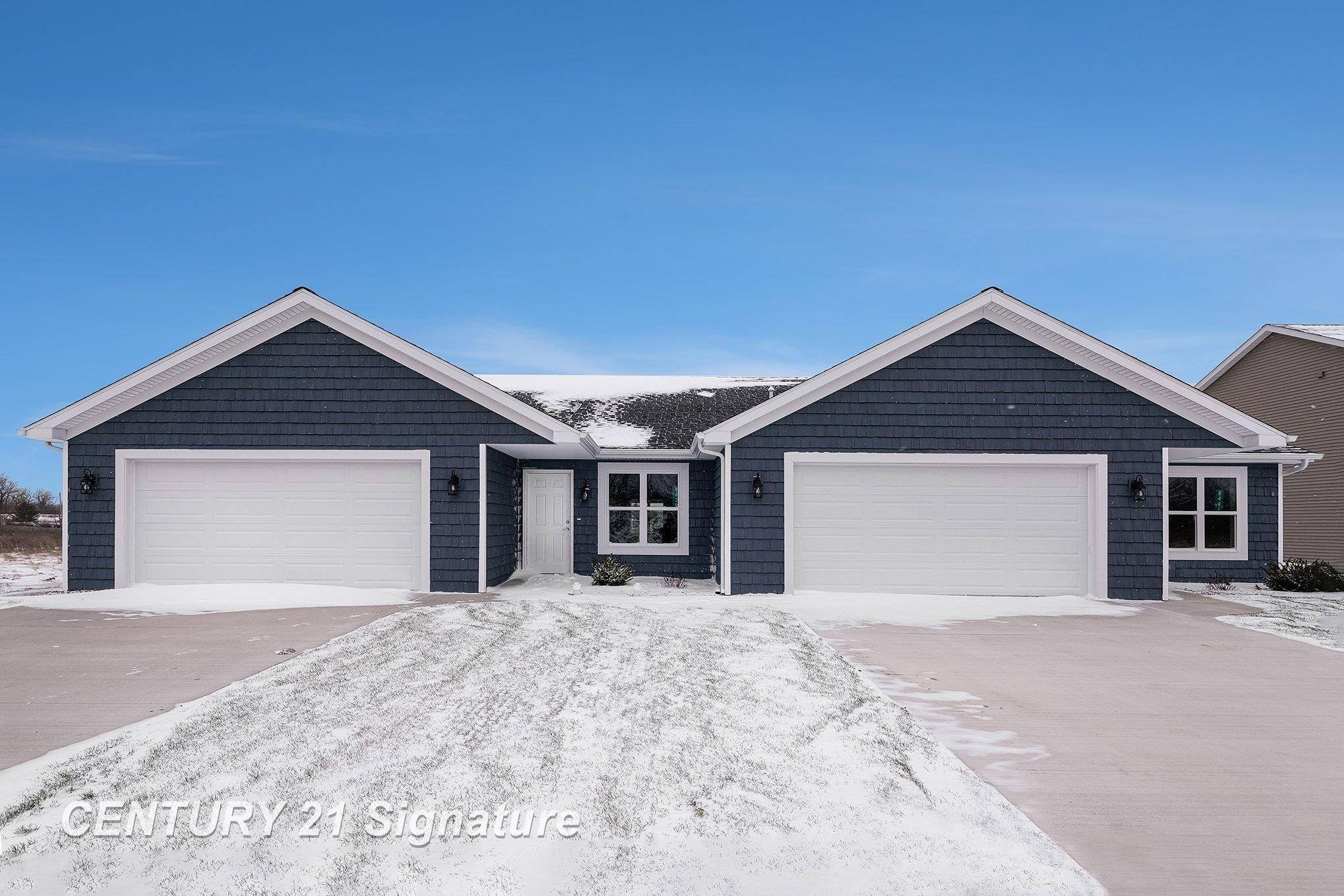 Freeland, MI 48623,8483 N River Rock DR